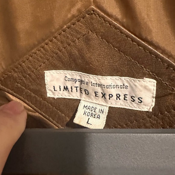 Express Limited - Picture 8 of 14